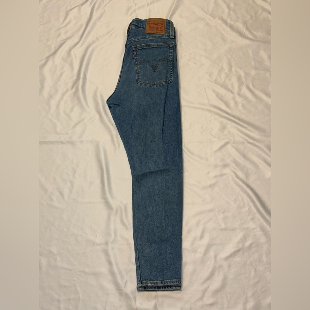 Levi’s Wedgie Skinny Women’s Jeans Size 27 – Medium Wash Distressed - Picture 4 of 7
